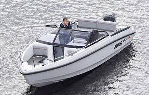 runabout fuoribordo / bow-rider / con dual console / da sci nautico