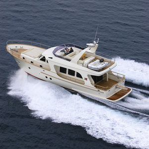 motor-yacht offshore / con fly / con scafo semiplanante / con 3 cabine