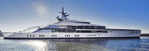 mega-yacht di lusso da crociera / con cabina di pilotaggio