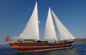 sailing-superyacht di lusso tradizionale / da crociera / con cockpit chiuso / con 6 cabine