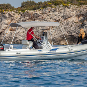 gommone fuoribordo / con console centrale / da immersione / max. 12 persone