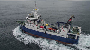 nave da pesca professionale peschereccio a strascico