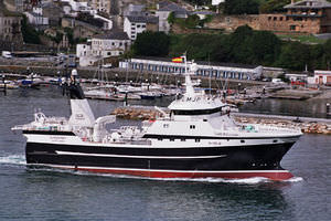 nave da pesca professionale peschereccio a strascico