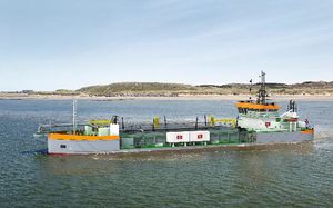 nave speciale draga aspirante refluente a tramogge