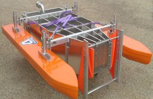 skimmer per idrocarburi con braccio spazzola / a V / per acque calme / per fiume