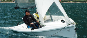 monoscafo / con chiglia da regata / con poppa aperta / a chiglia retrattile