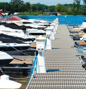 rivestimento per pontile in legno