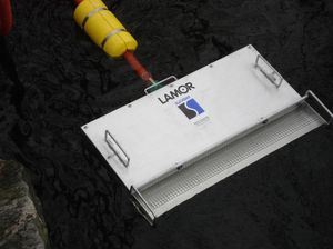 skimmer per idrocarburi a stramazzo