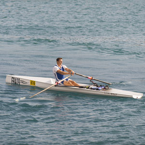 barca da canottaggio da competizione / skiff