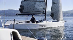 monoscafo / daysailer / con chiglia da regata / con poppa aperta