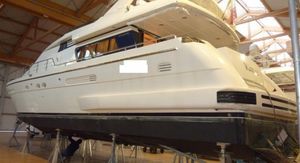 motor-yacht da crociera / flybridge / con 3 cabine