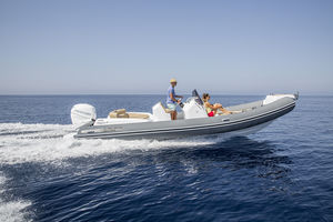 gommone fuoribordo / semirigido / con console centrale / con prendisole