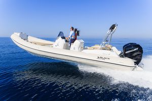gommone fuoribordo / semirigido / con console centrale / con prendisole