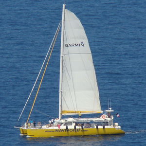 catamarano / da charter / con fly