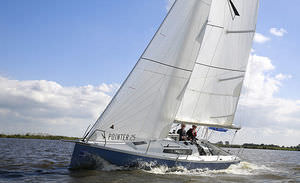 barca a vela da crociera / con poppa aperta / sail-drive