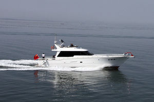 motor-yacht da pesca sportiva / con fly / con scafo dislocante