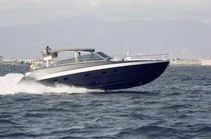 motor-yacht da crociera / open / con scafo planante
