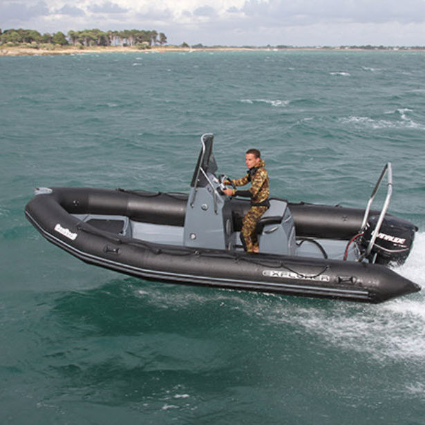 Gommone fuoribordo 550 Bombard semirigido / con console centrale