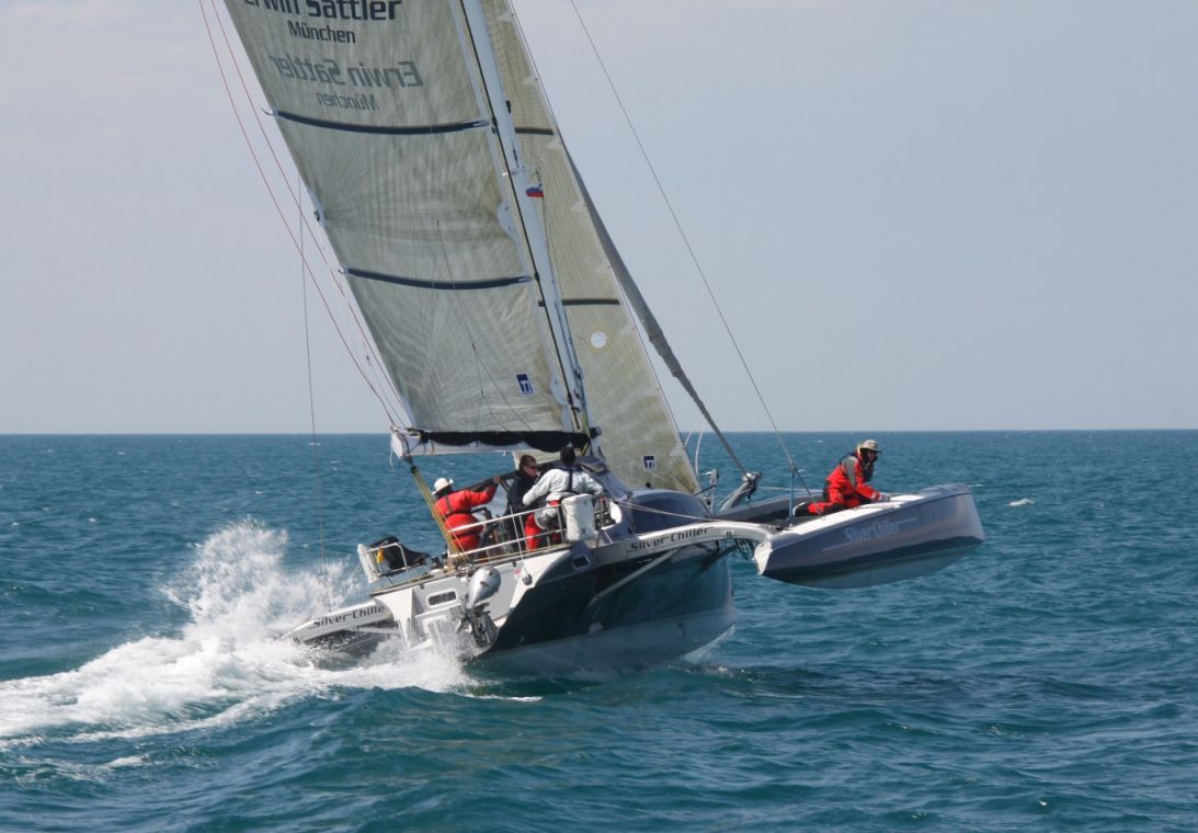 trimarano da competizione