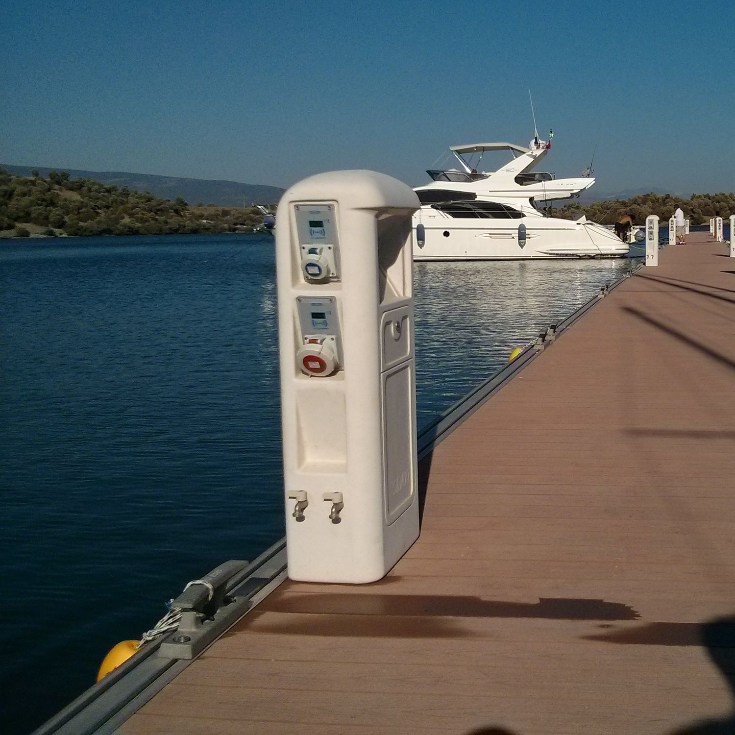 Faro Solare A LED Per Pontile E Nave – Impermeabile IP68, Luce A 360° Con Batteria Ricaricabile, Visibilità 1-3 Miglia
