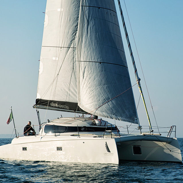 catamarano lady hawke 20