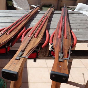 fucile subacqueo in legno