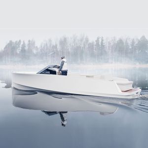 cabin-cruiser entrobordo