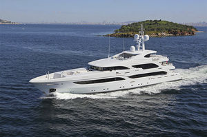 mega-yacht da crociera 1