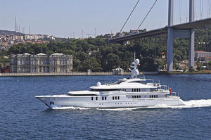 mega-yacht da crociera 1