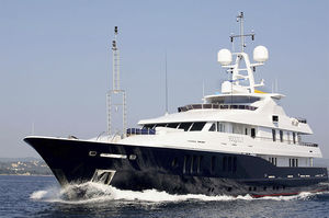 mega-yacht da crociera 1