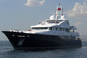 mega-yacht da crociera 1