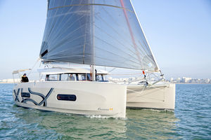 catamarano / da crociera / con poppa aperta / con 3 o 4 cabine