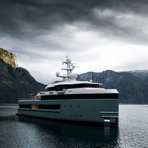 mega-yacht da crociera