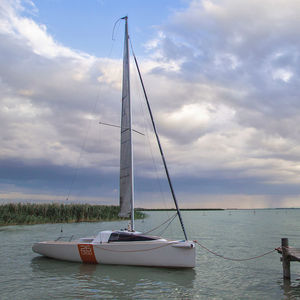 barca a vela da regata