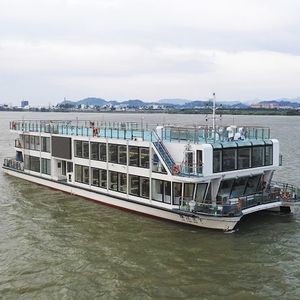 traghetto passeggeri catamarano 1