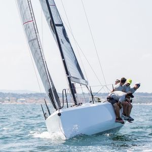barca a vela da regata