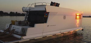 barca a motore house-boat catamarano 1