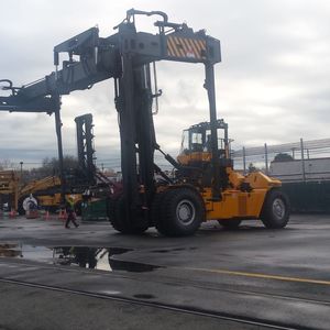 carrello portacontainer pieni