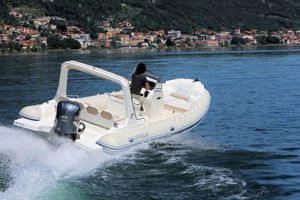 gommone catamarano