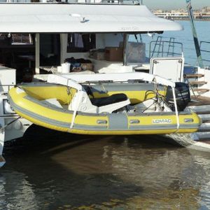 gommone fuoribordo / semirigido / con console centrale / con console jockey