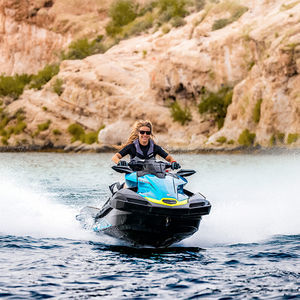 moto d'acqua seduto