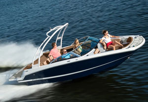 deck boat entrobordo