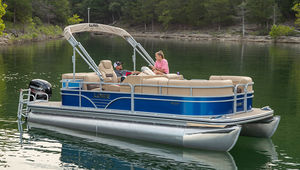 pontoon boat fuoribordo