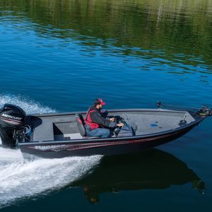 bass boat fuoribordo 1