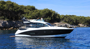 motor-yacht da crociera / sportivo / con fly / hard-top