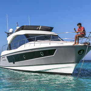 motor-yacht da crociera / con fly / IPS / con 3 cabine