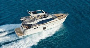 motor-yacht da crociera / con fly / IPS / con 3 cabine
