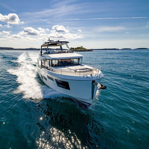 motor-yacht trawler