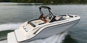 deck boat entrobordo