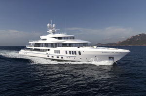 mega-yacht da crociera